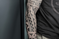 Tatuaje Manga Estilo Maorí Polinesio - Blackwork Buenos Aires