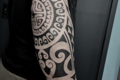 Tatuaje Manga Estilo Maorí Polinesio - Blackwork Buenos Aires